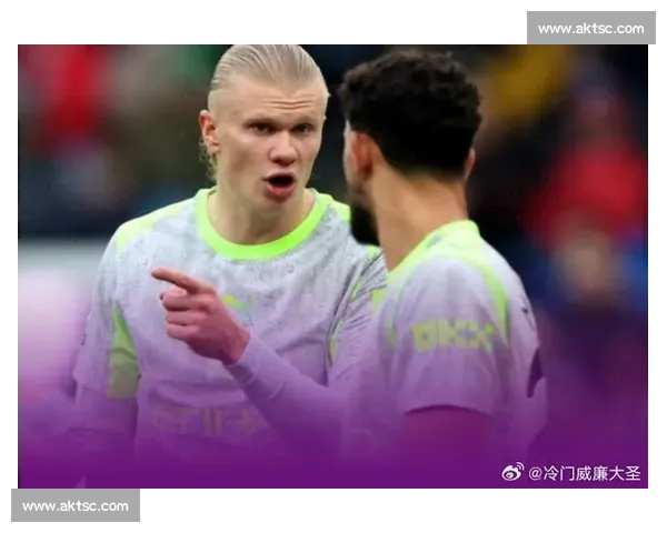 半场战报：卡什世界波破门 维拉 1-0 暂压曼城